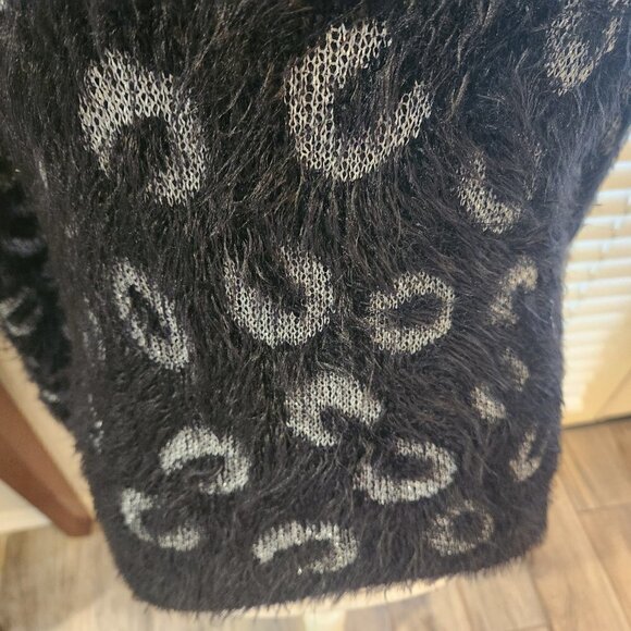 APT 9 Black and Silver Sweater. NWT. Size XS - Picture 5 of 15